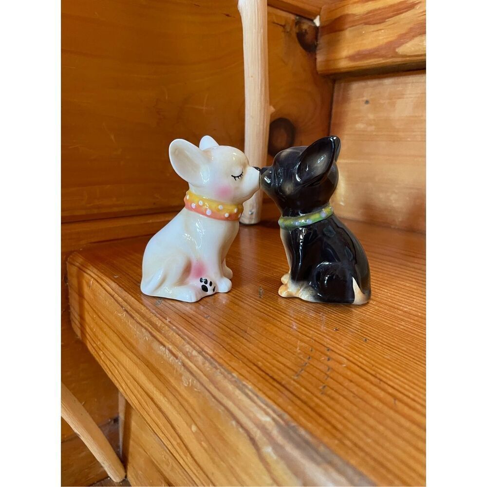 Kissing Chihuahuas Pup Dog Salt and Pepper Shakers